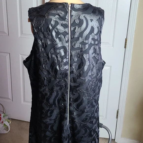 Ladies Sleeveless Dress 👗 😍 - Picture 7 of 8